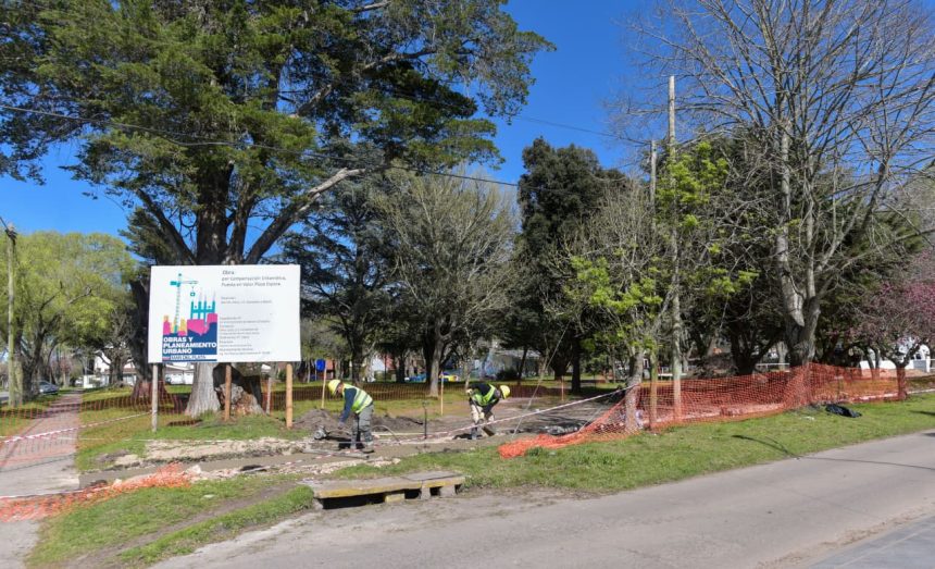 El Municipio continúa con los trabajos de renovación en la plaza barrial Tomás Espora