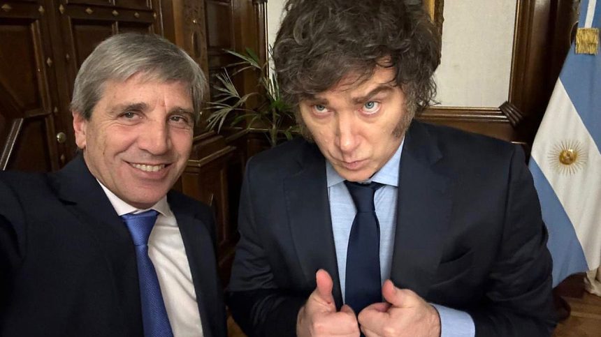 Javier Milei defendió su programa económico, apoyó la gestión de Luis Caputo y precisó que el año próximo será "reelecto"