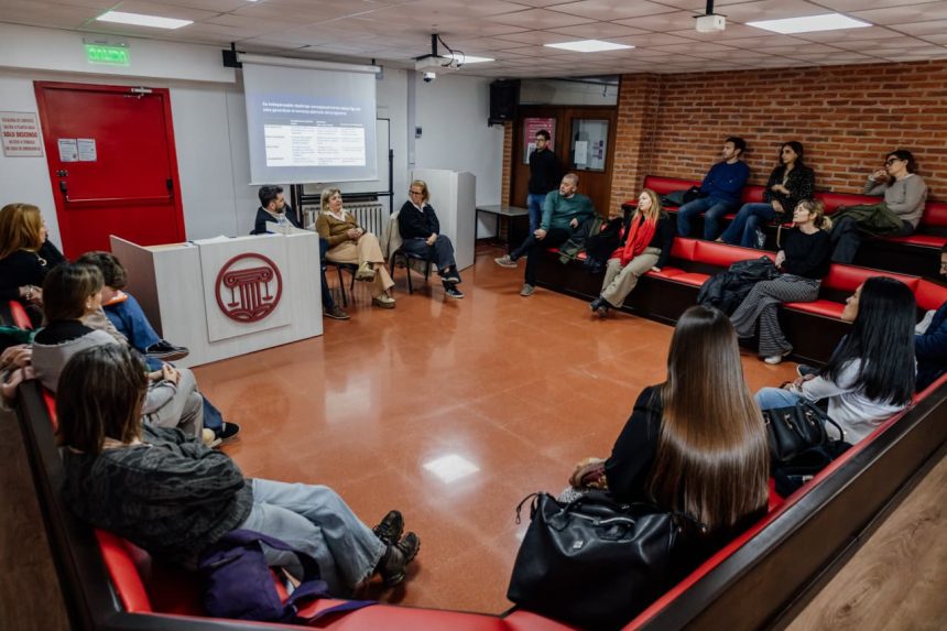 Avanza el programa Familias que abrazan: se realizó una charla informativa con las primeras familias inscriptas
