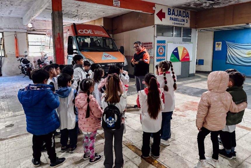El Municipio recibió a estudiantes de la Escuela Primaria 36 en el cuartel de Defensa Civil