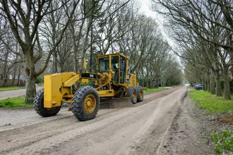 Reparación vial: avanza el bacheo de hormigón, el bacheo express y el cordón cuneta en los barrios