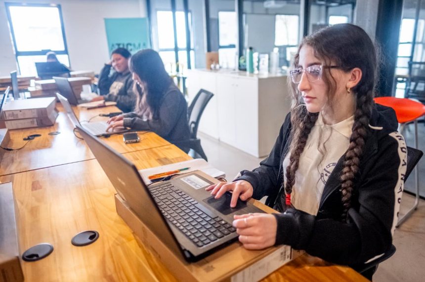 Se reprograma la nueva edición del Club de Chicas Programadoras: Game Lab, para convertir una idea en un videojuego real